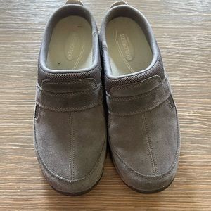 Grey Easy spirit slip ons
